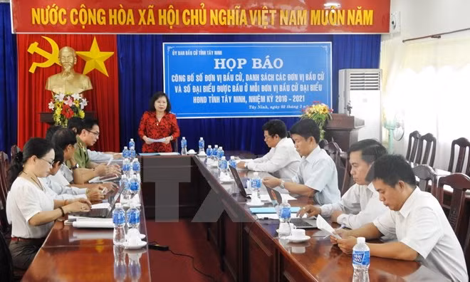 越南祖国阵线中央委员会本月20日起展开各项选举监察活动 ảnh 1 越南祖国阵线中央委员会本月20日起展开各项选举监察活动 ảnh 1