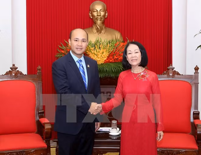 越共中央民运部部长会见柬埔寨青年联合会代表团 ảnh 1 越共中央民运部部长会见柬埔寨青年联合会代表团 ảnh 1