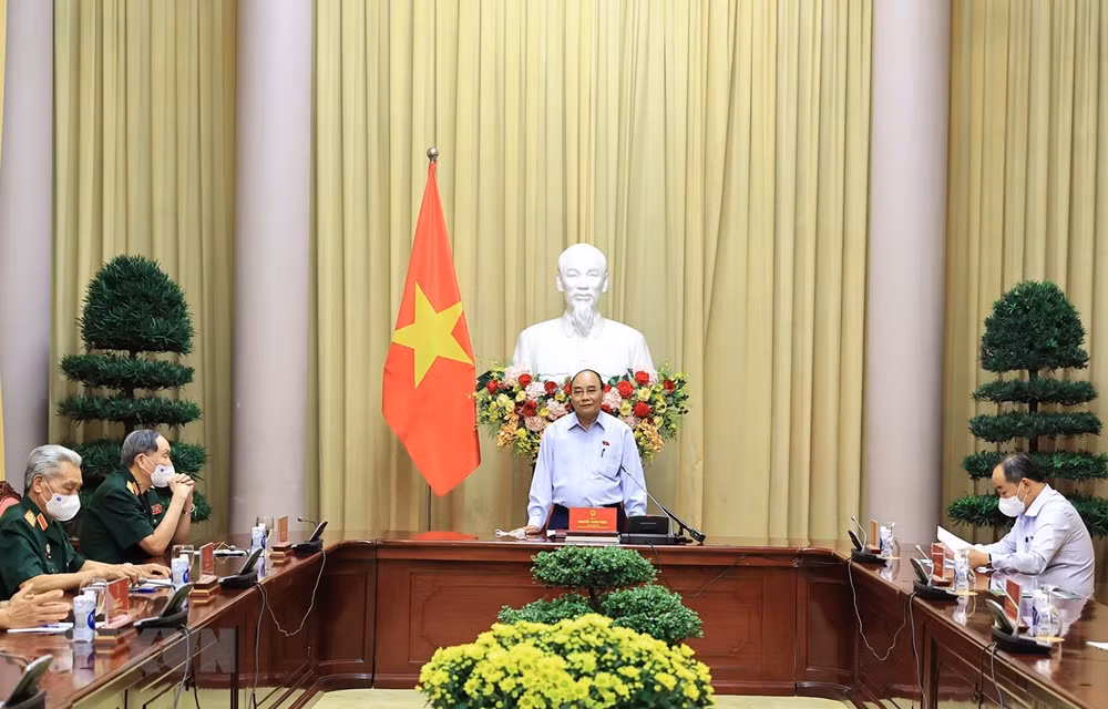 越南国家主席：知恩图报、缅怀先烈是越南民族饮水思源传统 ảnh 1