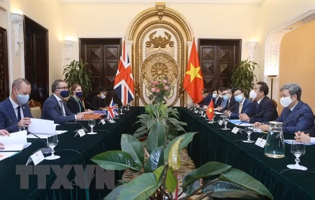 苏英勇副外长:希望英国继续优先为越南获取新冠疫苗提供支持 ảnh 1 苏英勇副外长:希望英国继续优先为越南获取新冠疫苗提供支持 ảnh 1