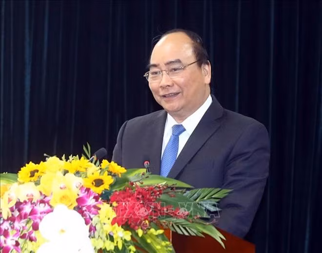 越南政府总理阮春福启程前往瑞士出席世界经济论坛2019年年会 ảnh 1