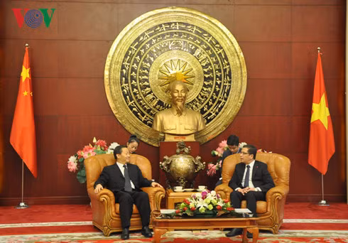 越南驻华大使邓明魁会见中国广西壮族自治区党委书记彭清华 ảnh 1