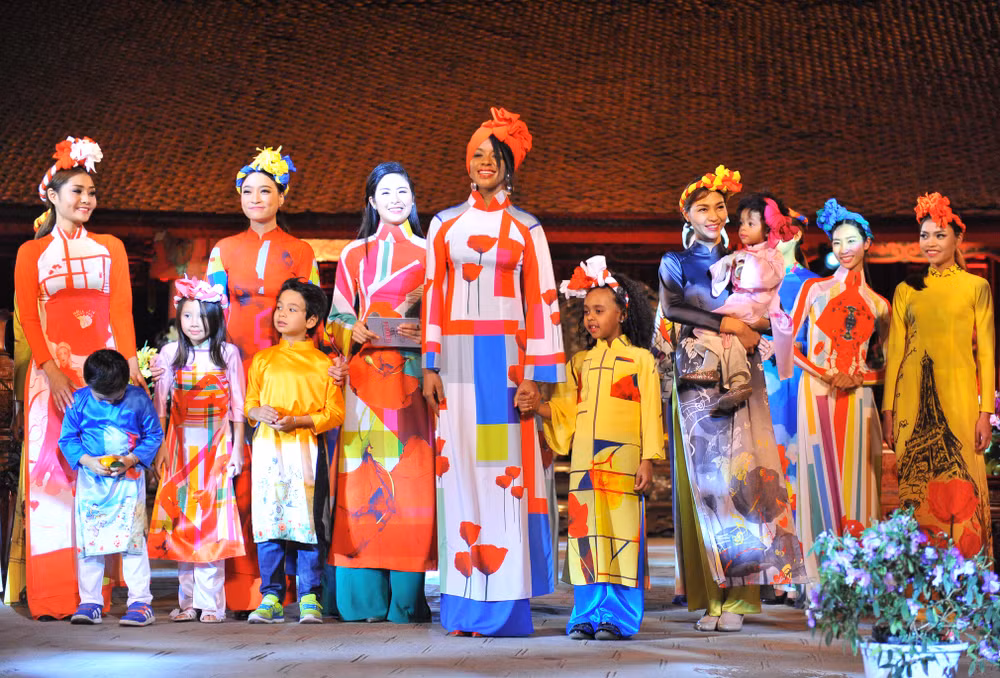 2016年越南长衣文化节 诠释越南女性之美 ảnh 1