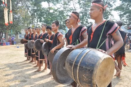 保护与恢复“西原锣钲文化空间”十年总结会议在昆嵩省举行 ảnh 2