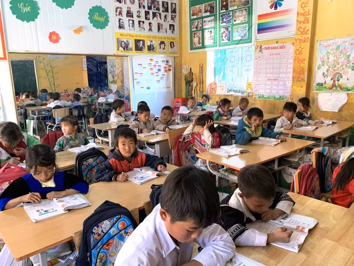在寒冷的冬季给上学的孩子们送温暖之心 ảnh 1 在寒冷的冬季给上学的孩子们送温暖之心 ảnh 1