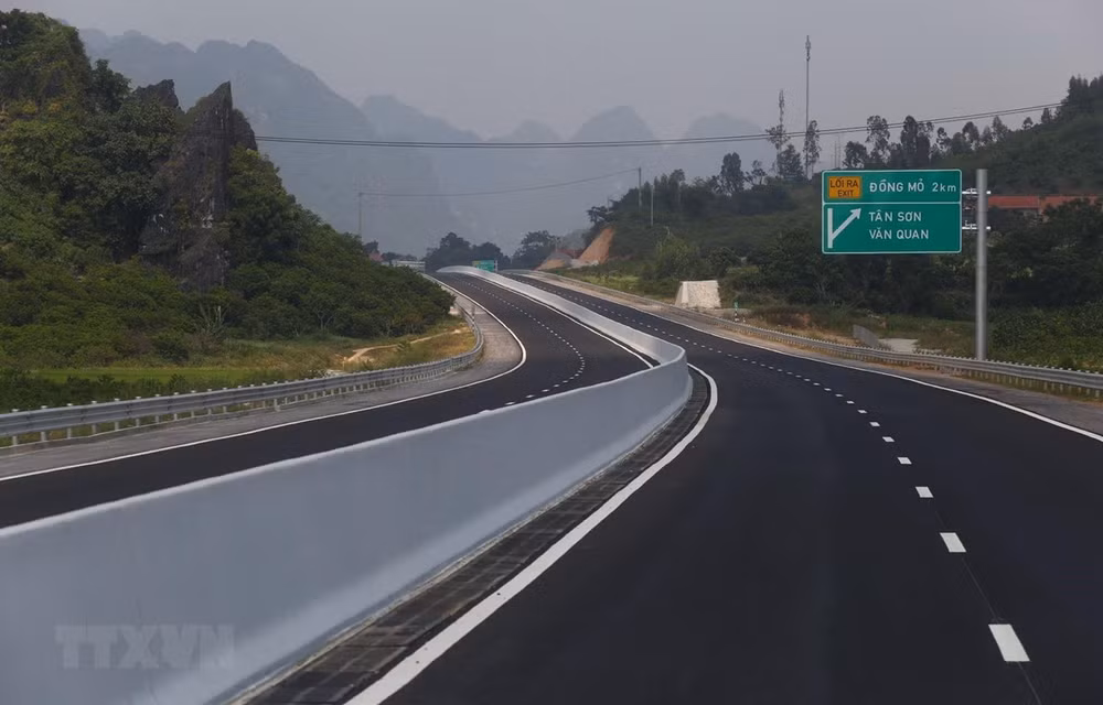 政府总理要求报告北南高速公路项目实施进度 ảnh 1 政府总理要求报告北南高速公路项目实施进度 ảnh 1