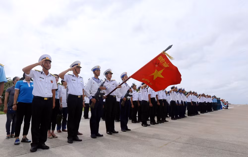 海外越南人心中的主权碑：对历代驻岛守岛军民的尊重之心 （第二篇） ảnh 1