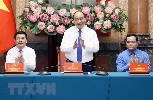 国家主席阮春福与油气行业典范人员会面 ảnh 1 国家主席阮春福与油气行业典范人员会面 ảnh 1