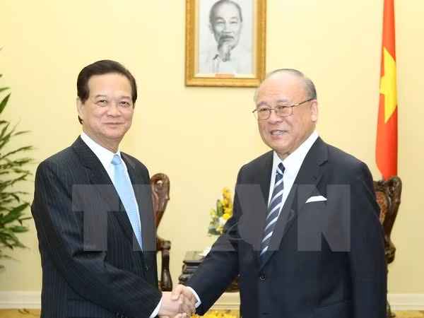越南政府总理阮晋勇会见日越友好议员联盟特别顾问 ảnh 1