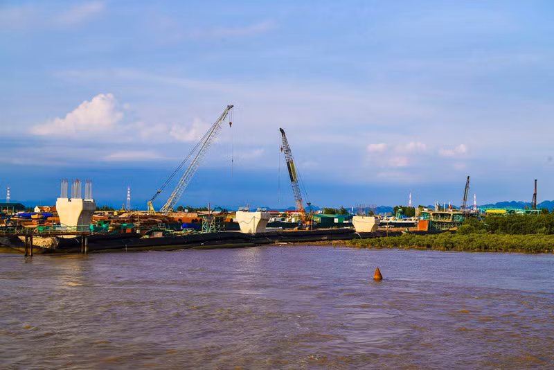 越南海防市新武—沥县跨海大桥施工进度超预期7% ảnh 2