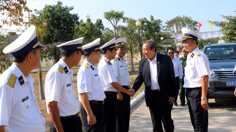 越南最高人民法院院长张和平莅临坚江省富国县调研 ảnh 1