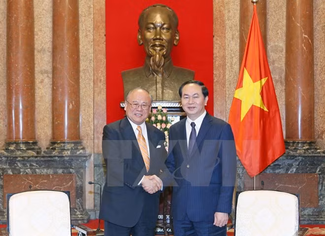 越南国家主席陈大光会见日越友好议员联盟特别顾问武部勤 ảnh 1