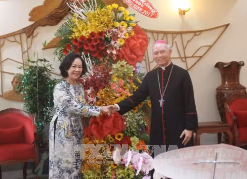  越南党国家领导圣诞节前走访慰问宗教界人士 ảnh 1