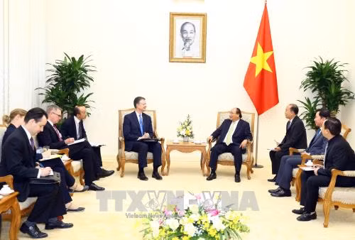 越南政府总理阮春福分别会见外国新任驻越大使 ảnh 2