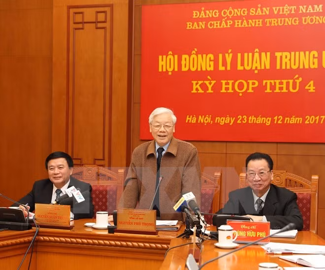 越共中央总书记阮富仲:在加强理论建设的同时要坚决与敌对势力歪曲事实的行为作斗争 ảnh 1 越共中央总书记阮富仲:在加强理论建设的同时要坚决与敌对势力歪曲事实的行为作斗争 ảnh 1