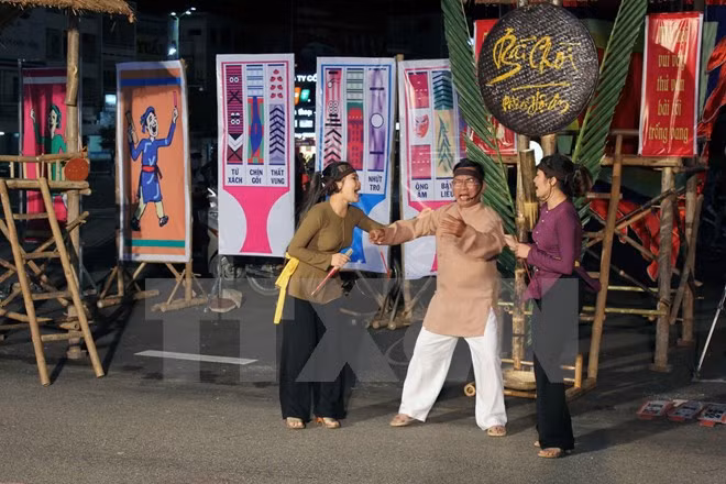 人类新的非物质文化遗产——越南中部发牌唱曲艺术 ảnh 2