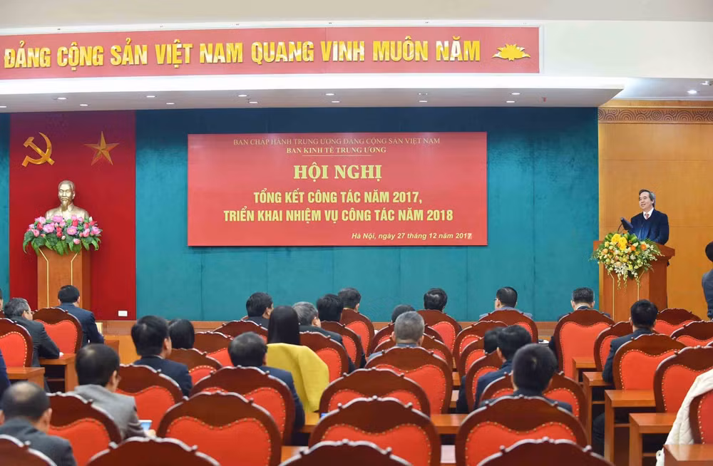 越共中央经济部全面深化改革当好参谋助手提高工作质量 ảnh 1