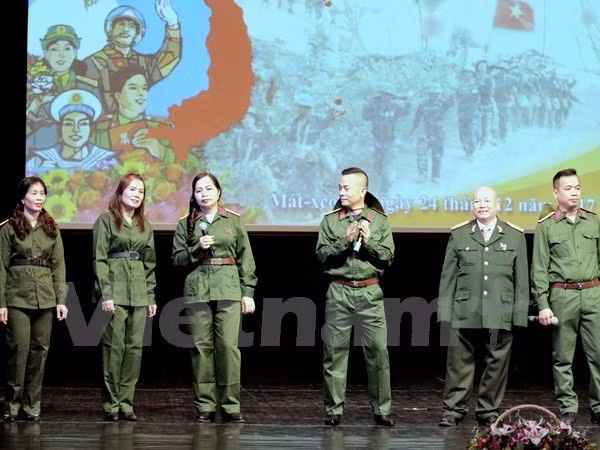 越南人民军建军73周年暨越南全民国防日28周年纪念典礼在俄罗斯举行 ảnh 1 越南人民军建军73周年暨越南全民国防日28周年纪念典礼在俄罗斯举行 ảnh 1