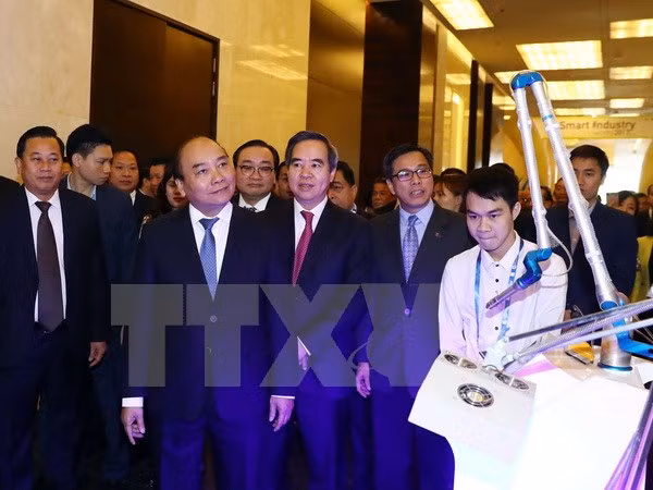 政府总理阮春福：第四次工业革命是实现民族繁荣昌盛渴望的机会 ảnh 2