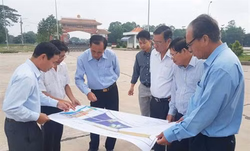 隆安省将口岸经济区建设成为重点经济区 ảnh 1 隆安省将口岸经济区建设成为重点经济区 ảnh 1