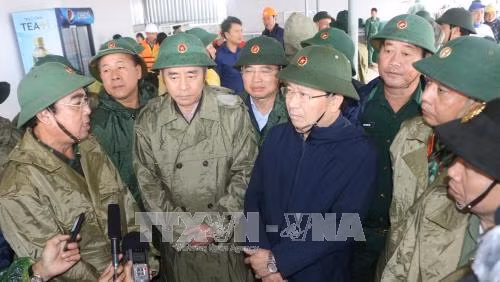  越南政府副总理郑廷勇: 把人的生命安全放在防抗强台风第一位 ảnh 1