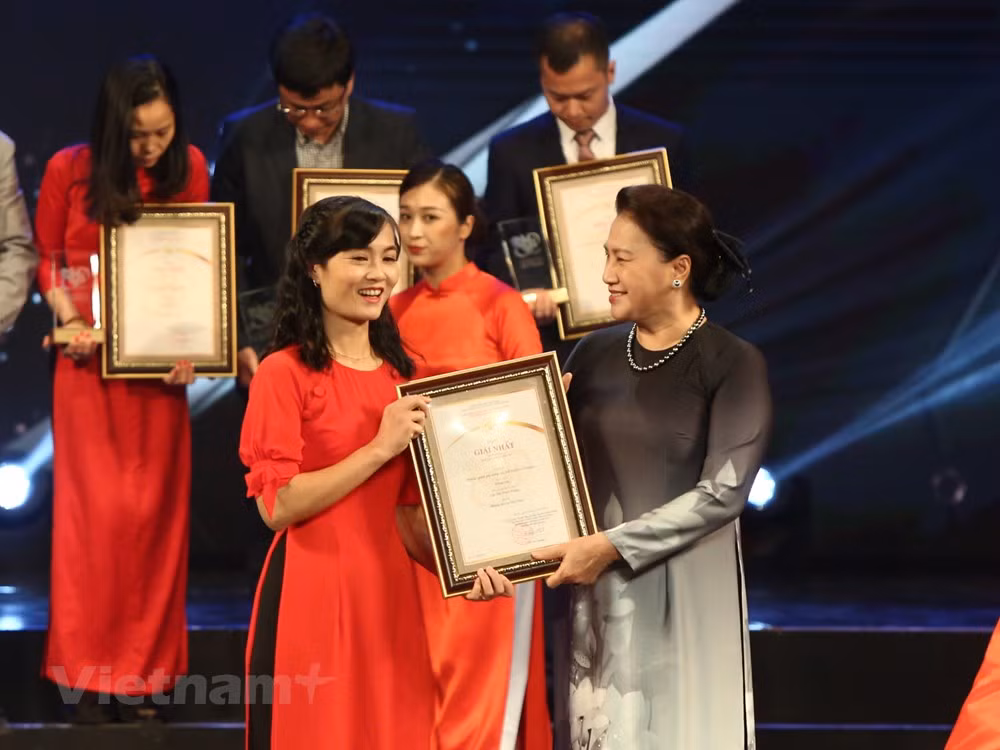 组图：2019年越南对外新闻奖颁奖典礼在河内举行 ảnh 7