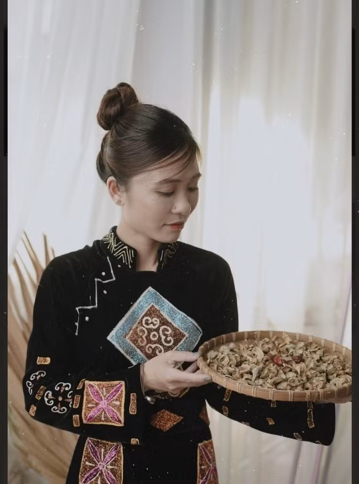 为高山地区农产品找到有效销售新方向的岱依族女孩 ảnh 2 为高山地区农产品找到有效销售新方向的岱依族女孩 ảnh 2