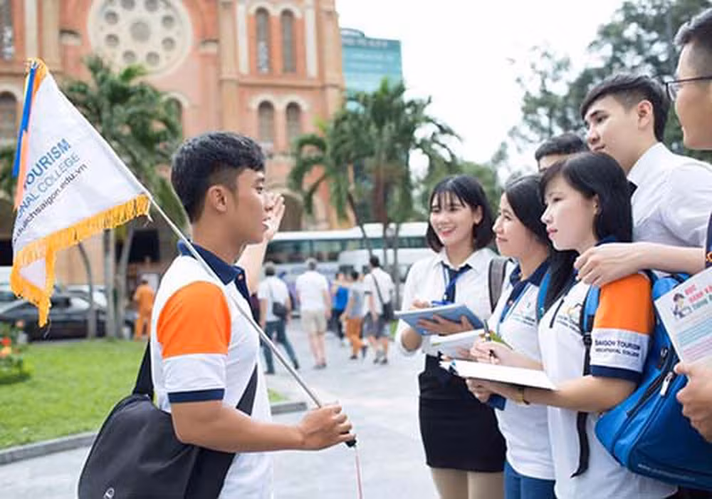 越南旅游业面临人力资源“双短缺” ảnh 1