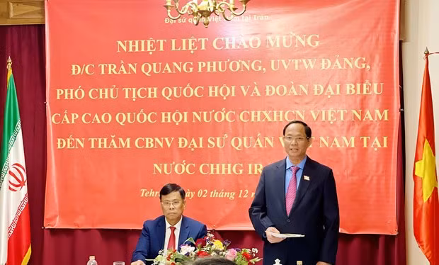 越南国会副主席陈光方上将访问伊朗 ảnh 2 越南国会副主席陈光方上将访问伊朗 ảnh 2