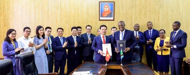 促进越坦两党两国传统友好关系 ảnh 1