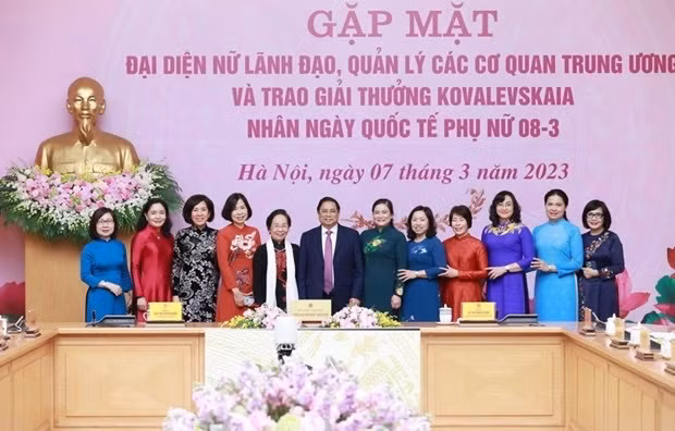 越南政府总理范明政:为越南妇女发挥积极作用营造良好环境和创造有利条件 ảnh 1 越南政府总理范明政:为越南妇女发挥积极作用营造良好环境和创造有利条件 ảnh 1