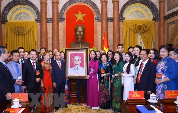 国家副主席武氏映春:越南中小型企业应在经济阵线上当先锋打头阵 ảnh 1 国家副主席武氏映春:越南中小型企业应在经济阵线上当先锋打头阵 ảnh 1