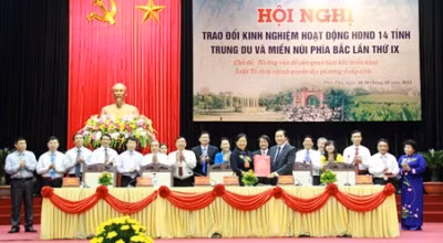 越南北部中游和山区各省交流人民议会活动经验 ảnh 1
