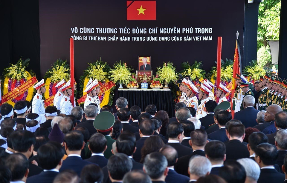 阮富仲同志安葬仪式7月26日15时在河内市梅驿陵园举行。图自越通社