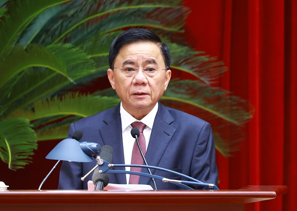 越共中央政治局委员、书记处常务书记、中央检查委员会主任陈锦秀发表讲话。图自越通社