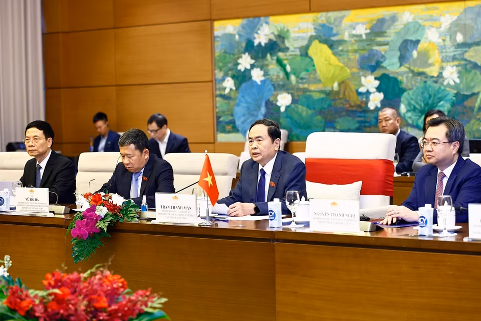 越南国会主席陈青敏在会谈上讲话。图自越通社