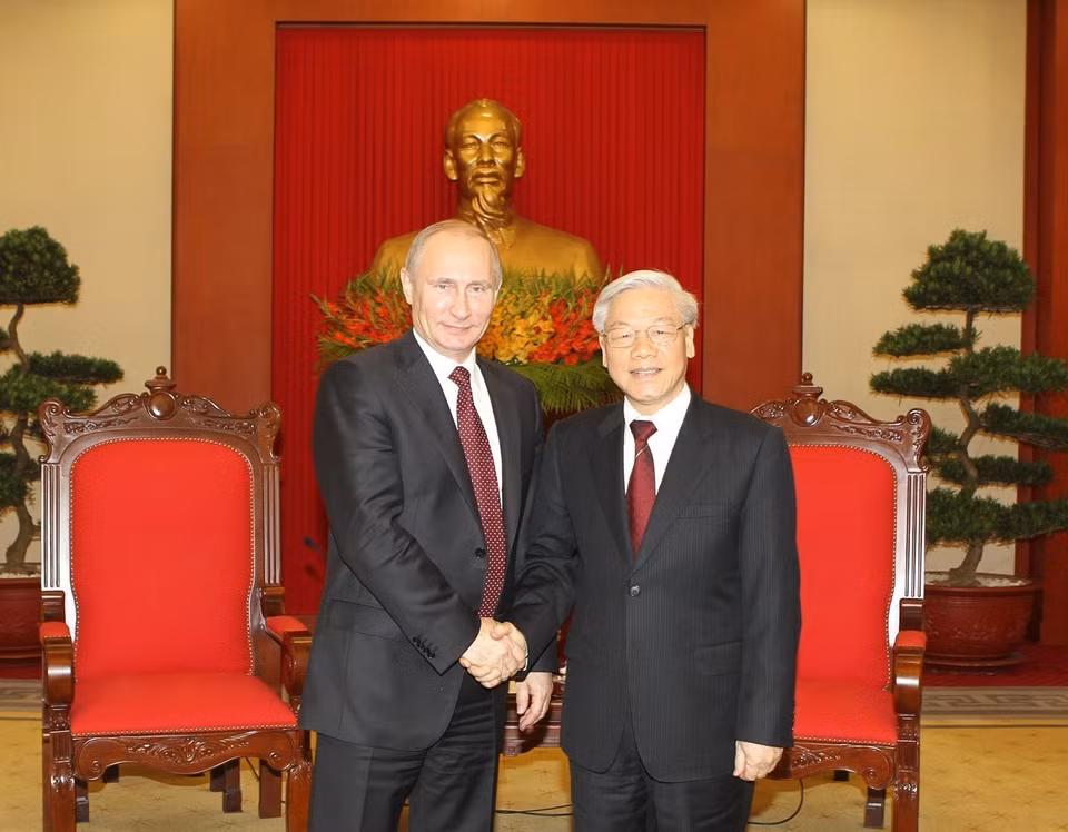 俄罗斯联邦总统弗拉基米尔·普京对越南进行国事访问。越共中央总书记阮富仲于2013年11月12日会见弗拉基米尔·普京总统。图自越通社