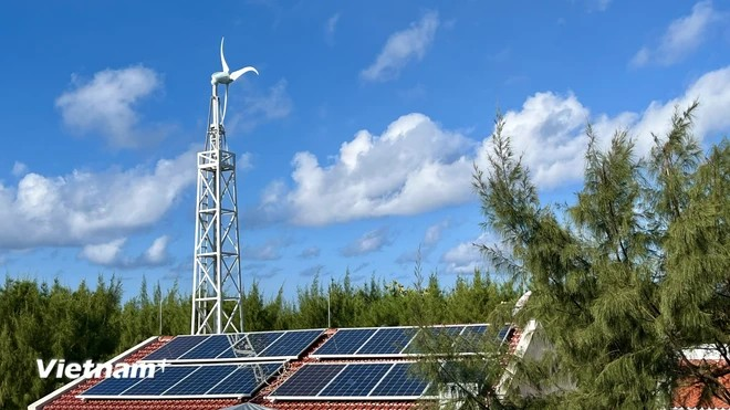 岛上的清洁能源系统。图自Vietnam+