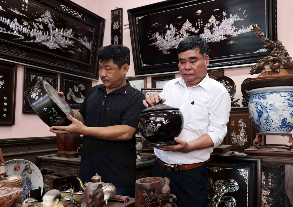 国家艺人阮廷海的镶嵌产品展示空间。图自越通社