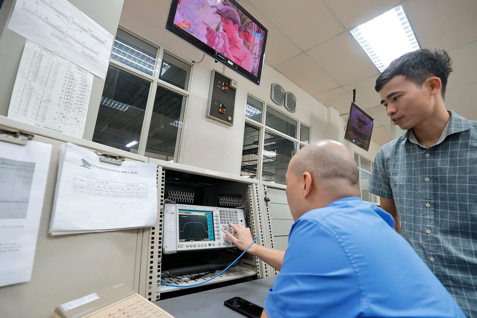 地面站为客户提供直接服务。图自越通社