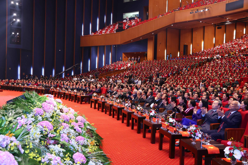 出席纪念典礼的党、国家领导和各位代表。图自越通社