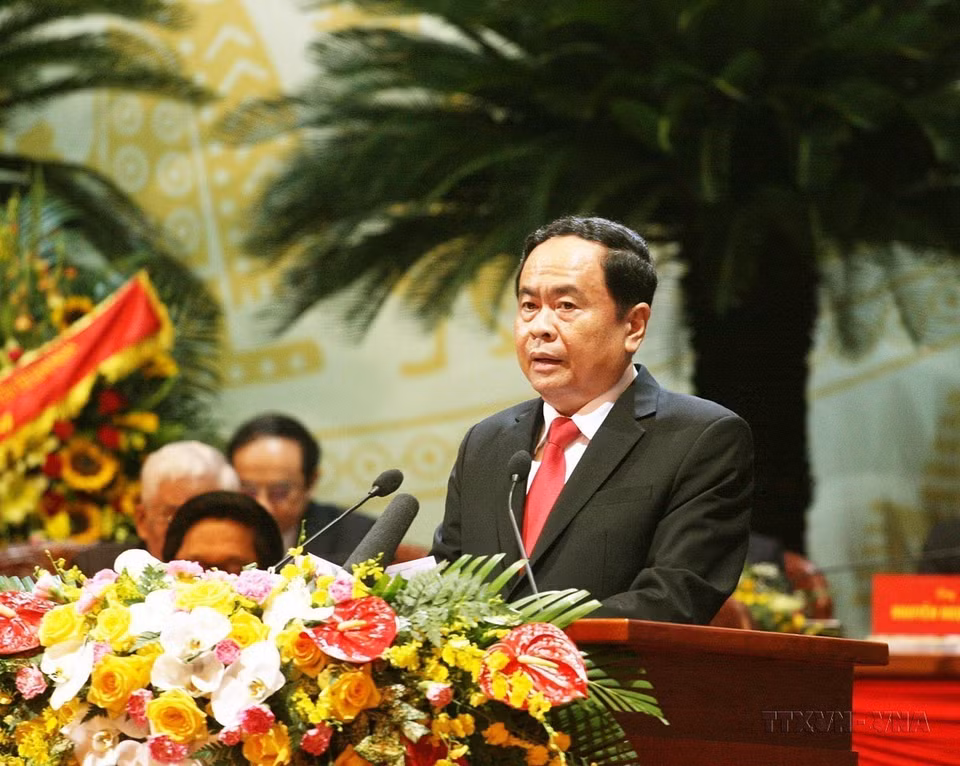 越共中央书记处书记、越南祖国阵线中央委员会主席陈清敏同志在越南祖国阵线第九次全国代表大会上致开幕词。图自越通社