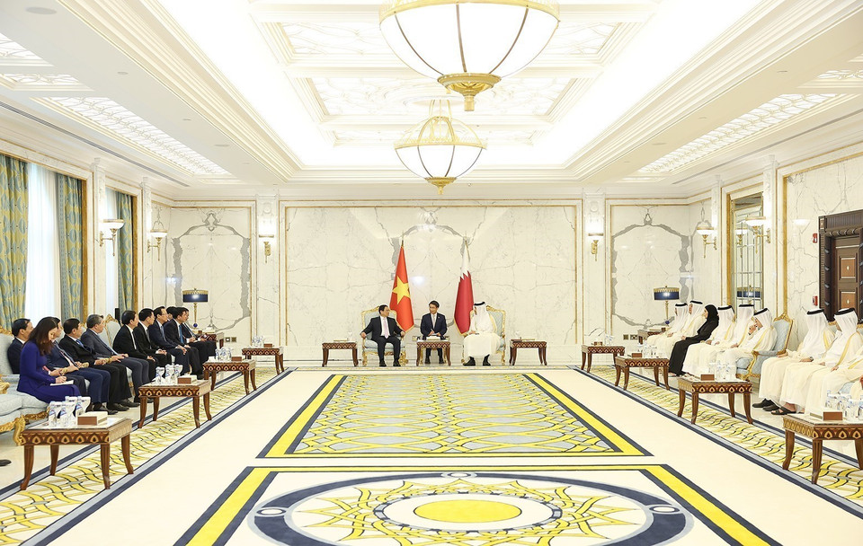 越南政府总理范明政与卡塔尔国首相穆罕默德·本·阿卜杜拉赫曼·阿勒萨尼举行会谈。图自越通社
