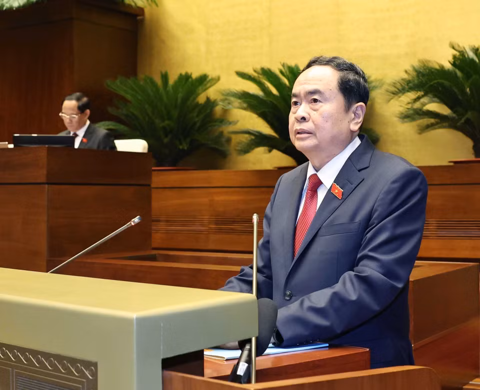 越南国会主席陈青敏在越南第十五届国会第八次会议上致开幕词。图自越通社