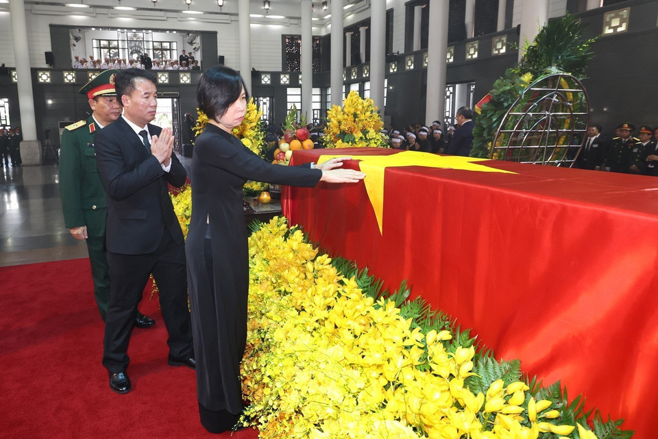 越南政府代表团前来吊唁阮富仲总书记逝世。图自越通社