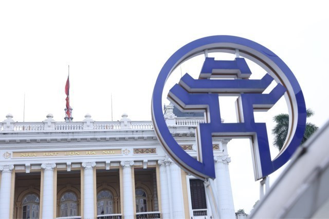 国葬两天，各机关、单位、公共场所下半旗志哀，不组织公共娱乐活动。图自越通社