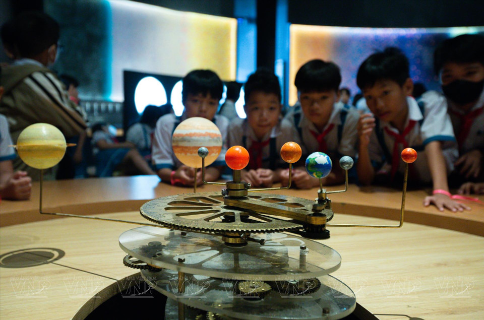 为构建越南首个综合公共科学场馆，培养越南全民，特别是年轻人的科学热情，归仁科学探索中心于2022年5月落成并对公众开放。图自越通社/越南画报