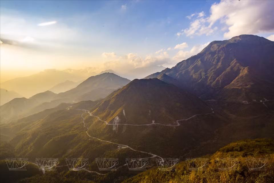 乌龟湖山口上的黄昏美景。图自越通社/越南画报
