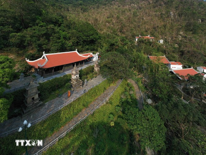 卧云上寺是保存着许多神圣历史遗迹的地方，这些遗迹与佛皇陈仁宗修行生涯最后的岁月紧密相关。图自越通社