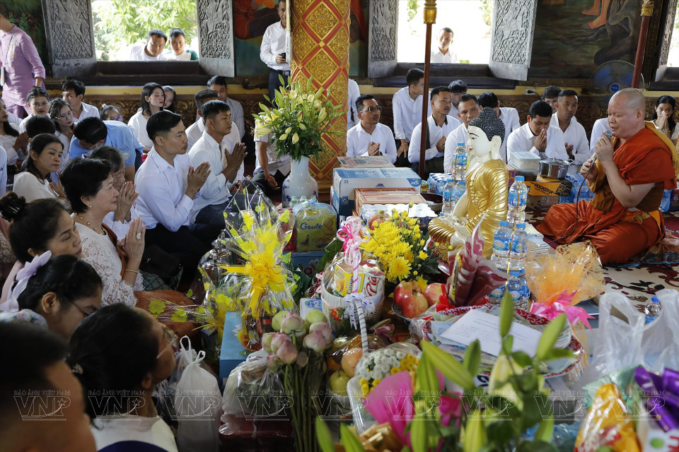超度法会的庄严气氛。图自：越通社/越南画报